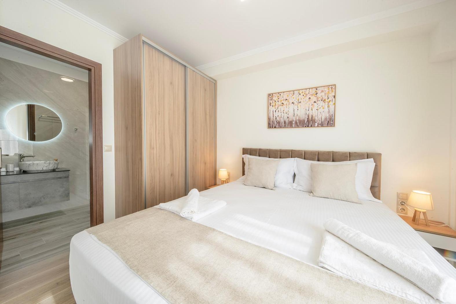 Apartment Plaka *